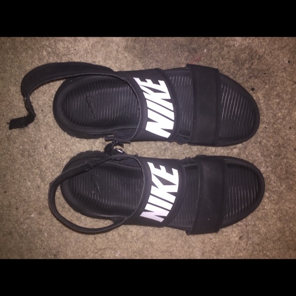 nike shoes and sandals
